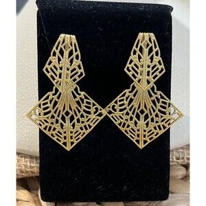VINTAGE TRIFARI TM GOLD TONE FILIGREE DROP/DANGLE Pierced EARRINGS